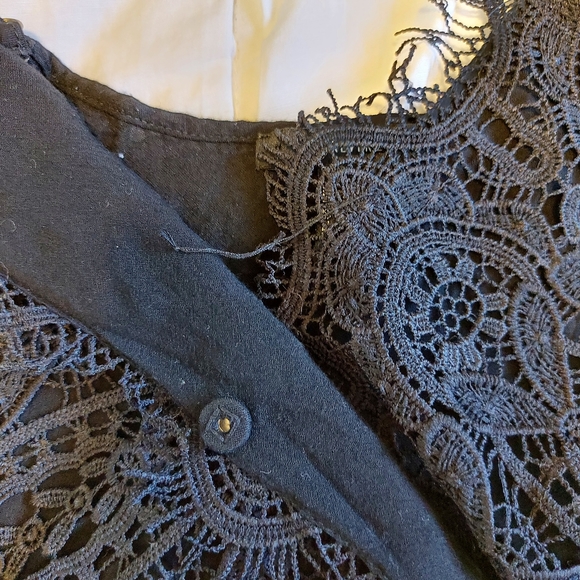 🌱 Cute Black Lace Romper - Picture 5 of 5